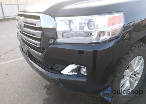 2017 Toyota Land Cruiser V8 из США, поврежденный, VIN JTMCY7AJ8H4053104